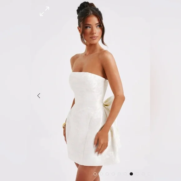 BabyBoo Elenora Mini DressElegant White Strapless Dress - www.joarbit.com BabyBoo Elenora Mini DressElegant White Strapless Dress - www.joarbit.com